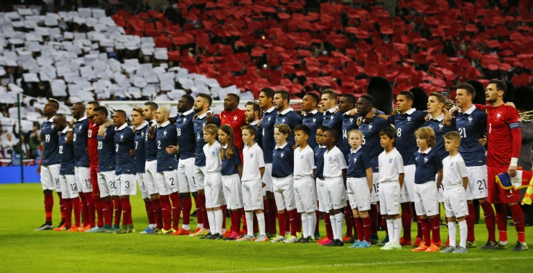 BBCSport's tweet photo. Watch as Wembley united to sing #LaMarseillaise.

https://t.co/wYeFKG5oBQ #EngvFra #ANGFRA https://t.co/jYsoUfBjJF