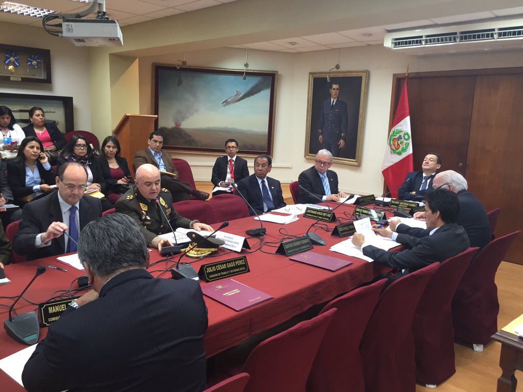 RoloReategui's tweet photo. Inició sesión de @CTTS2014. Los primeros invitados son el viceministro de @MindefPeru y cmdte general @EjercitoPeru https://t.co/YUVbPWxoiF