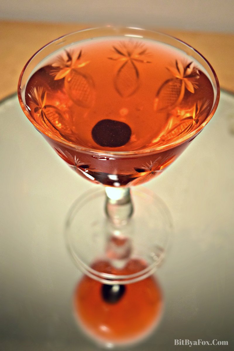 Champers + <a href="/BASTILLEWhisky/">BASTILLE Whisky</a> + <a href="/campari/">Campari</a> + sweet vermouth = Bubbly Boulevardier #ParisCocktails bitbyafox.com/the-bubbly-bou…