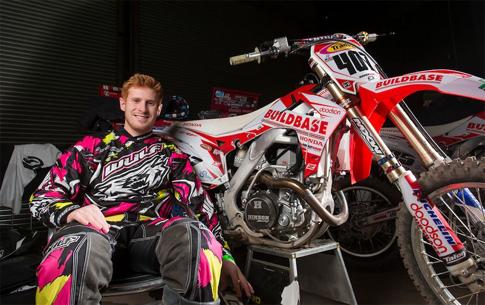 2strokesforlife's tweet photo. @adam_chatfield heads back to @ArenacrossUK for @Buildbasehonda https://t.co/b8Akcfx96S https://t.co/ZfTzvjkEy0
