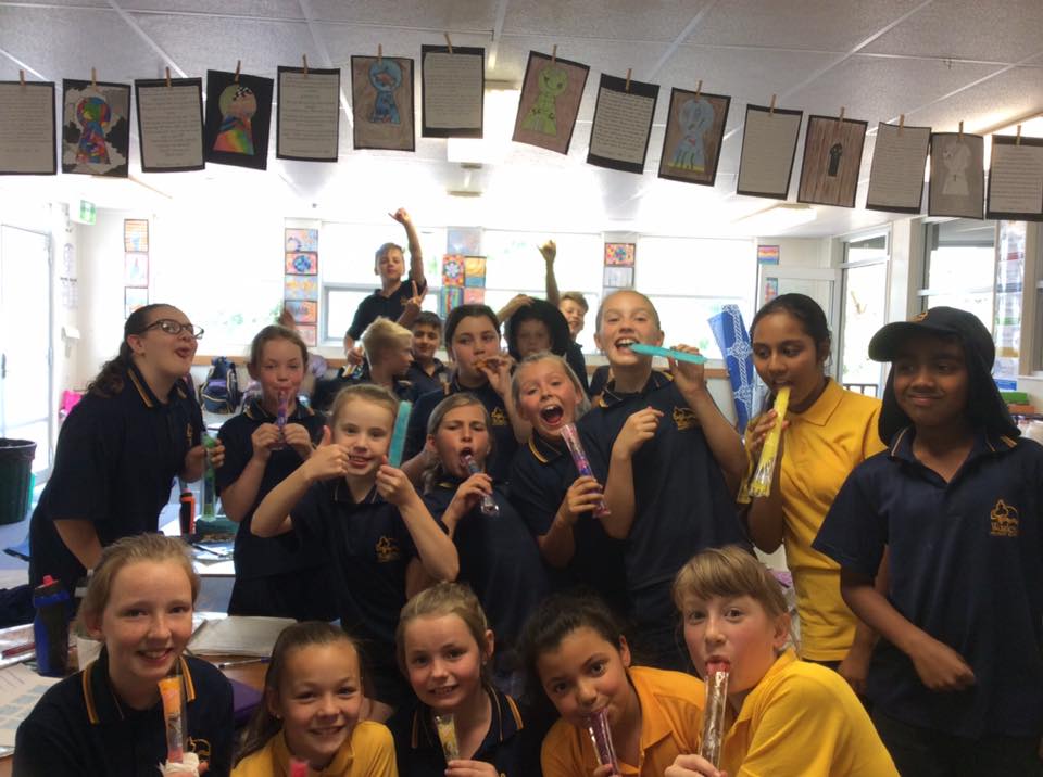 ssinspire's tweet photo. Enjoying ice blocks on this very very hot day! #woodendps https://t.co/D63XoGbClD