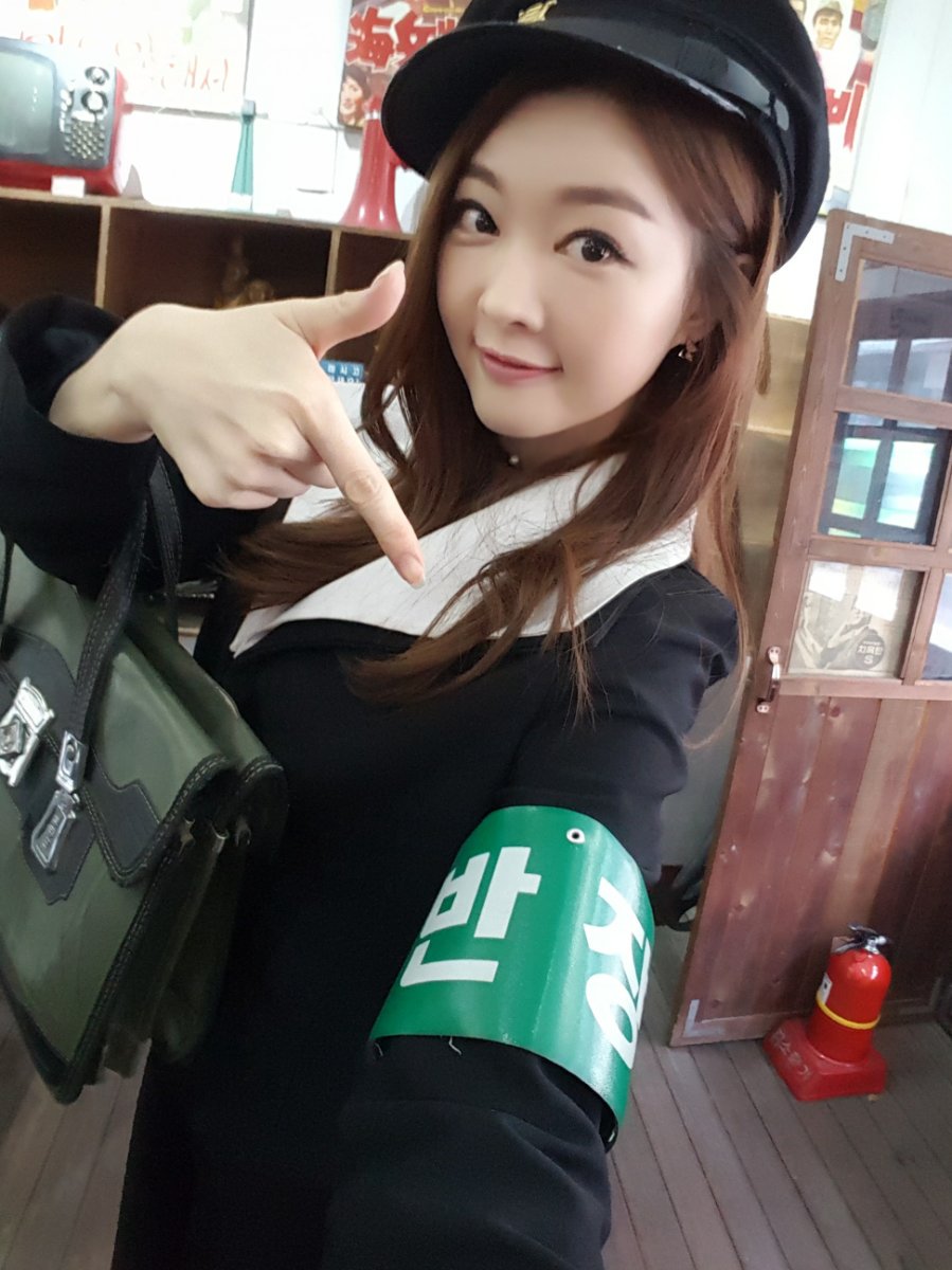 _jeony's tweet photo. 나 #반장 이얏! 😎 https://t.co/p25Jn2vgKz