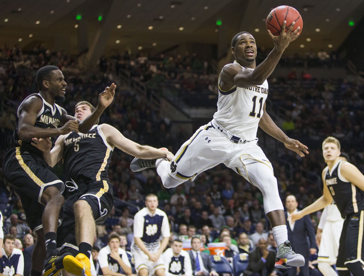 Pretty epic basket by <a href="/D_Jay24/">D Jay Gnl</a> tonight. <a href="/NDmbb/">Notre Dame Men's Basketball</a> #NotreDame