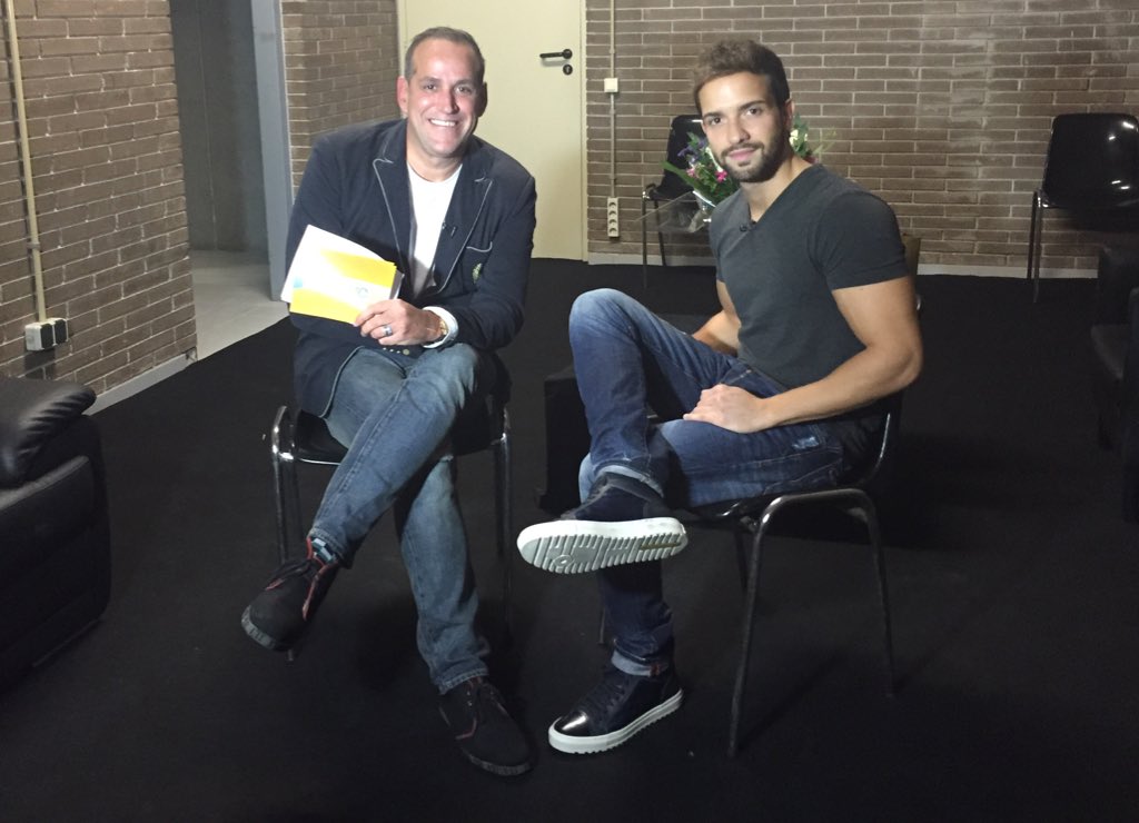 aureliomanzano's tweet photo. Atentos: Mañana podréis disfrutar en @UnNuevoDia de mi reportaje: #24hs con @pabloalboran #BackstageconPablo https://t.co/zdhItYVdK5