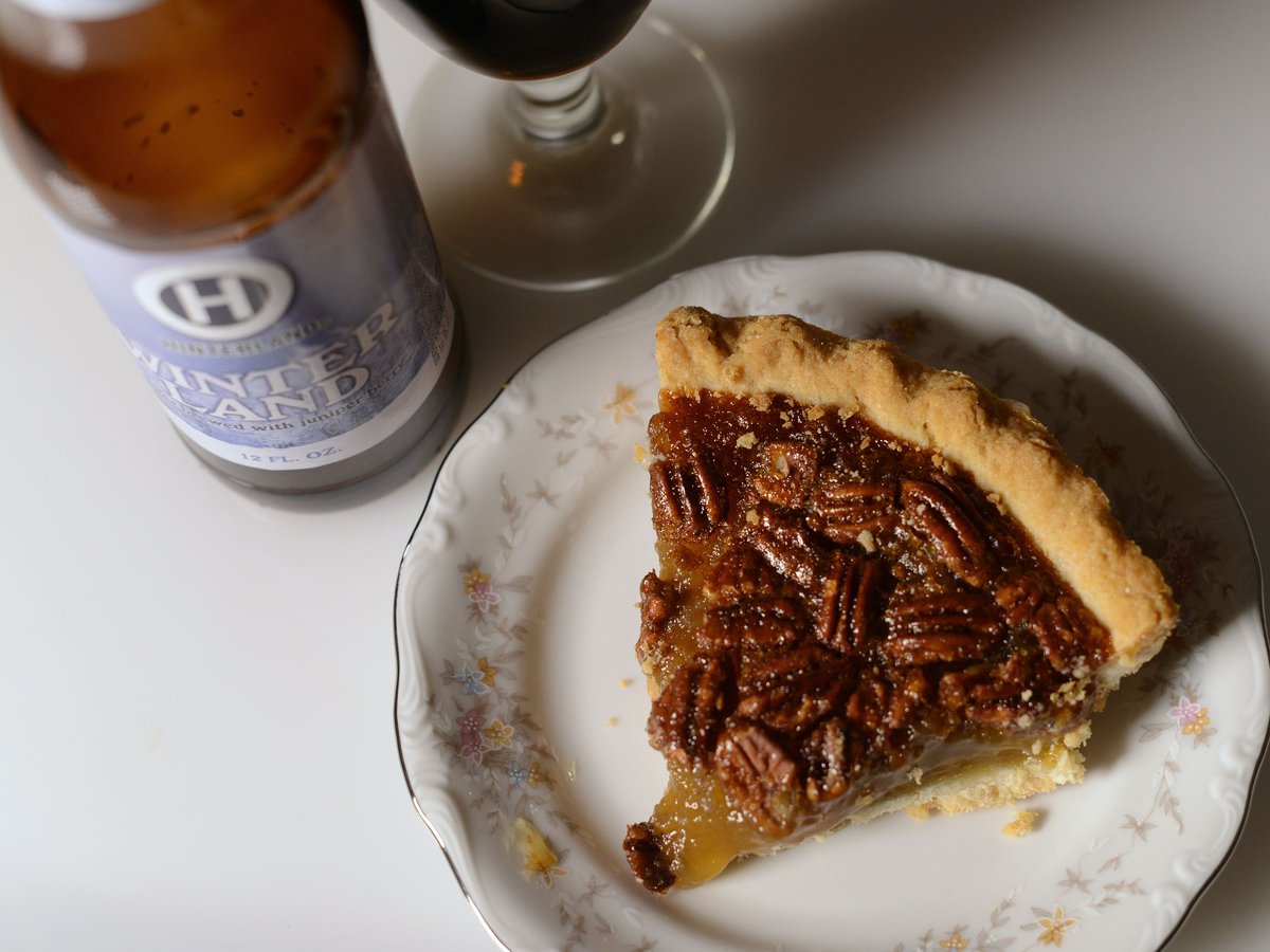 NutAndMeg's tweet photo. RT @CMHollon: Brown pie. Brown refreshments. Thanksgiving thoughts Via my buddy @MacCocktail https://t.co/xjagcP4kKV https://t.co/2zgpFfUzqP