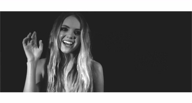 glitterxswift's tweet photo. Who else got the #DBRequestLine feels? ๐๐๐๐ป @DBradbery https://t.co/McwH0fI4uT