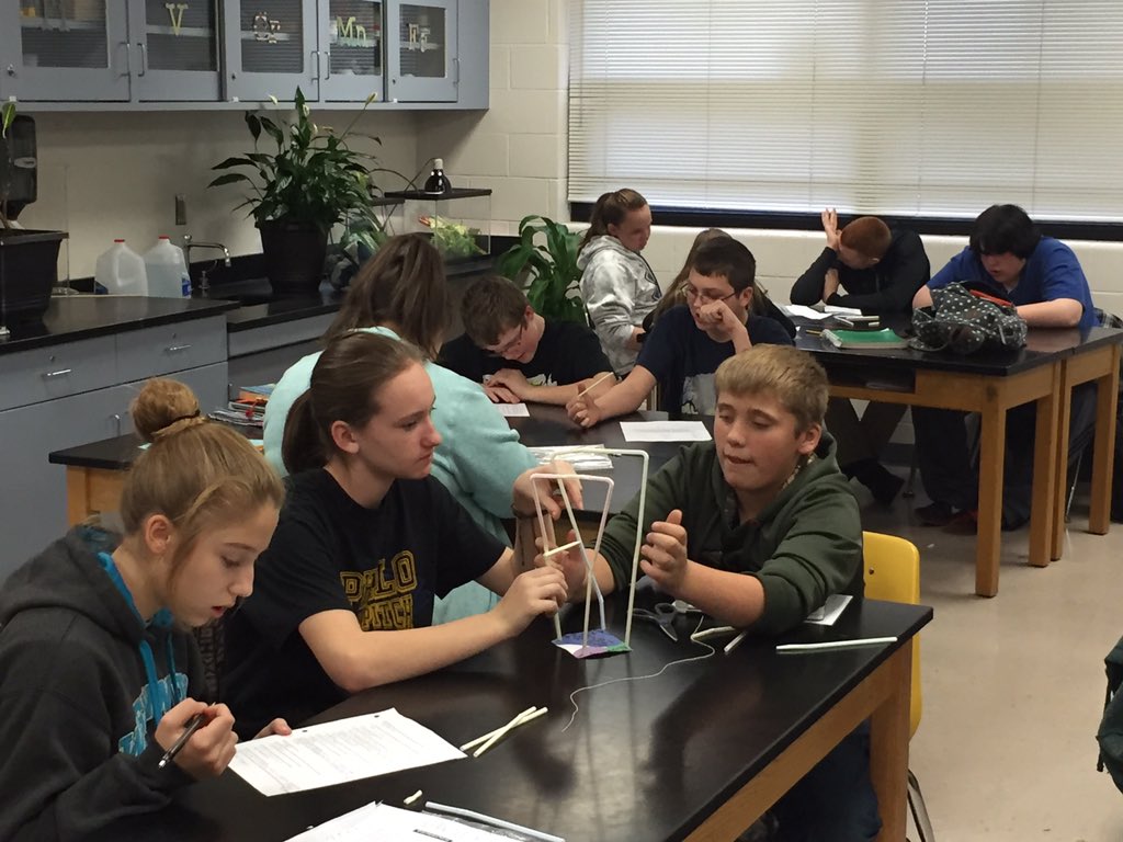 MrTomGoZeps's tweet image. Building Earthquake Resistant Towers! #pjhscience #shaketable #welovelabs