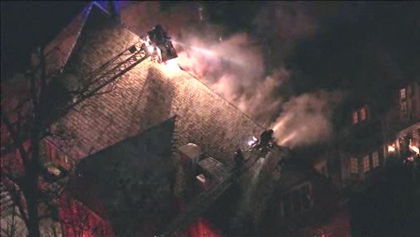 6abc's tweet photo. #BREAKING Firefighters battle 2-alarm fire at Moorestown Community House https://t.co/QOWYA4xJ1V https://t.co/vn7m2rw822