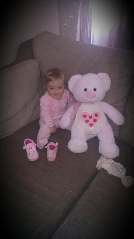 isatarazona's tweet photo. #bebéprecioso#muerodeamor#mirubia
#princesa#paulayosito
#laquemequitalaspenas https://t.co/wKQERlQ3yz