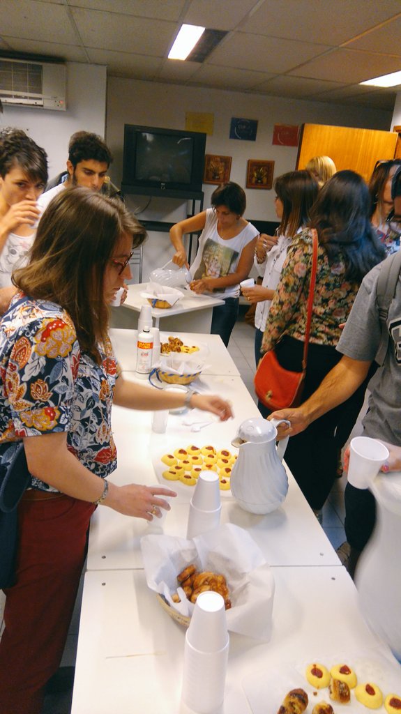 antomorettiii's tweet photo. Hay hambre en el taller #cmcup #CommunityManager  @cupeduar https://t.co/B7i8fo9ZO7