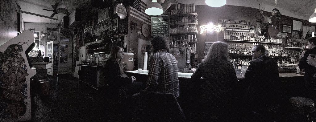 LouPubMedia's tweet photo. #DefiningFive at @haymarketwhisky - @lazysunday502 up, @GuestroomLouis next 🎶 #HowWeLou https://t.co/9I9sBerE8f
