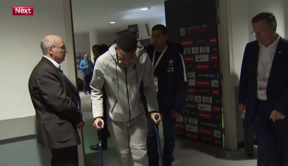 SkySportsNews's tweet photo. .@AnthonyMartial left Wembley on crutches with Deschamps confirming he is suffering with pain in his left foot. https://t.co/vtXHLoSSRD