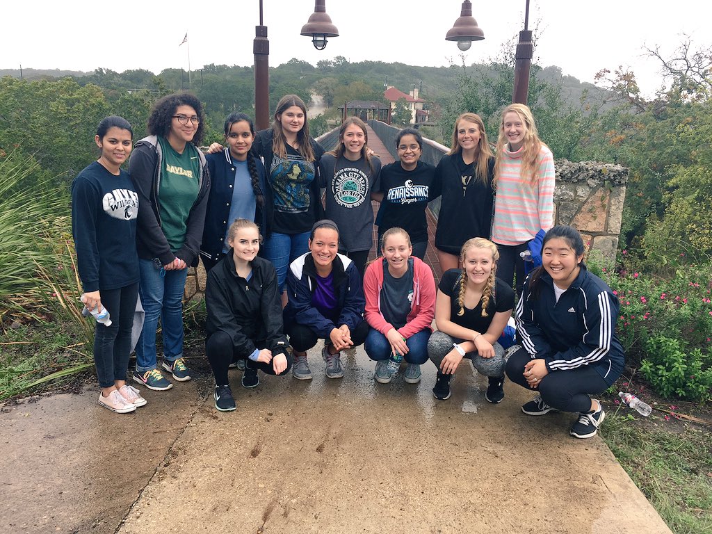 Lauren420_69's tweet photo. Beautiful hikes with beautiful people💖 #fallretreat2015 https://t.co/asEJKgJrMl