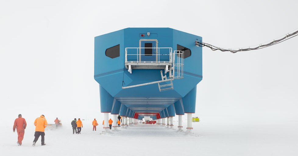 _smithjournal's tweet photo. This Antarctic research station was directly inspired by 1960s sci-fi. Check out these pics https://t.co/aLMgO66E5g https://t.co/ePJceZdgch