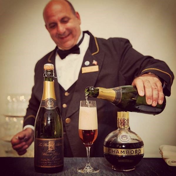 Waldorf Astoria tweet media