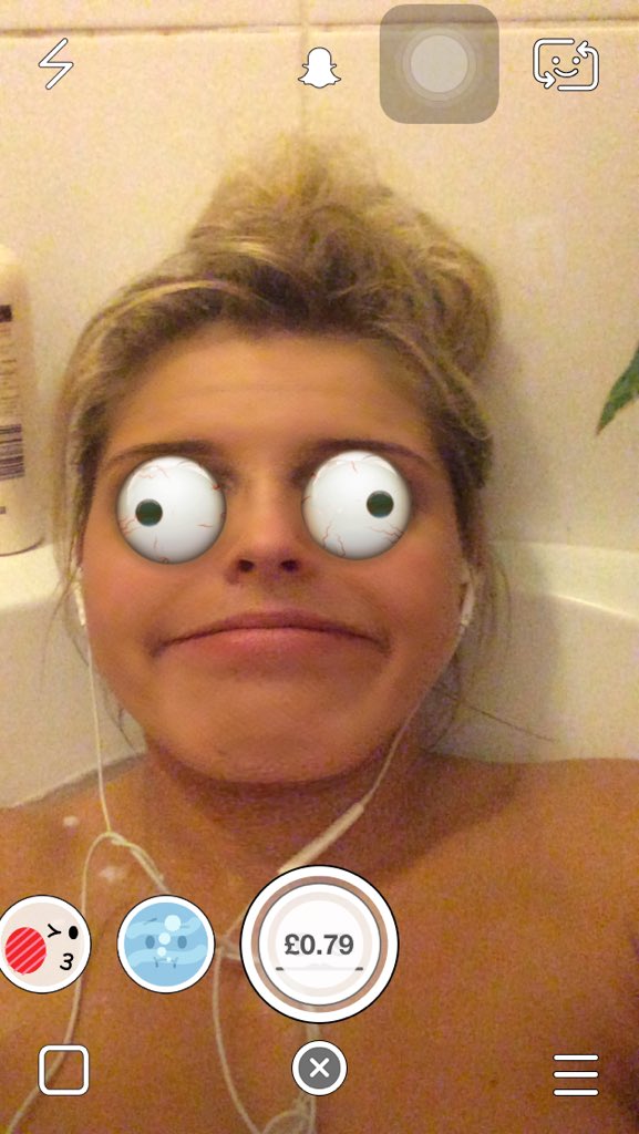 ellxstu's tweet photo. banter in the bath xo screenshotted werent payin 79p #fukdasystem https://t.co/iwZBiNPEth