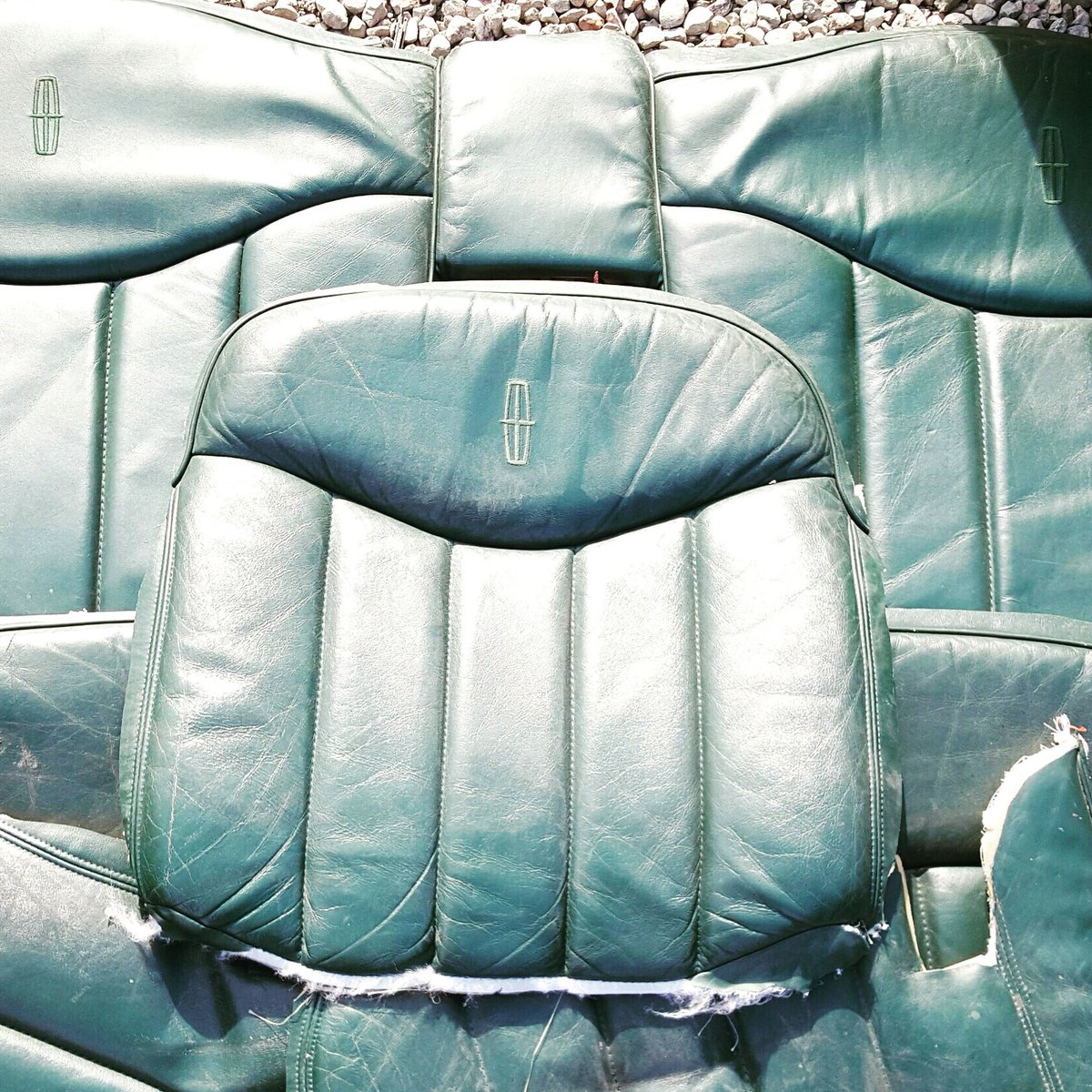 R3DNAdesigns's tweet photo. Rare green Lincoln Continental leather, today is a good day #greenisgood #repurpose #upcycle #reclaimedleather https://t.co/SKIwYgvZKi