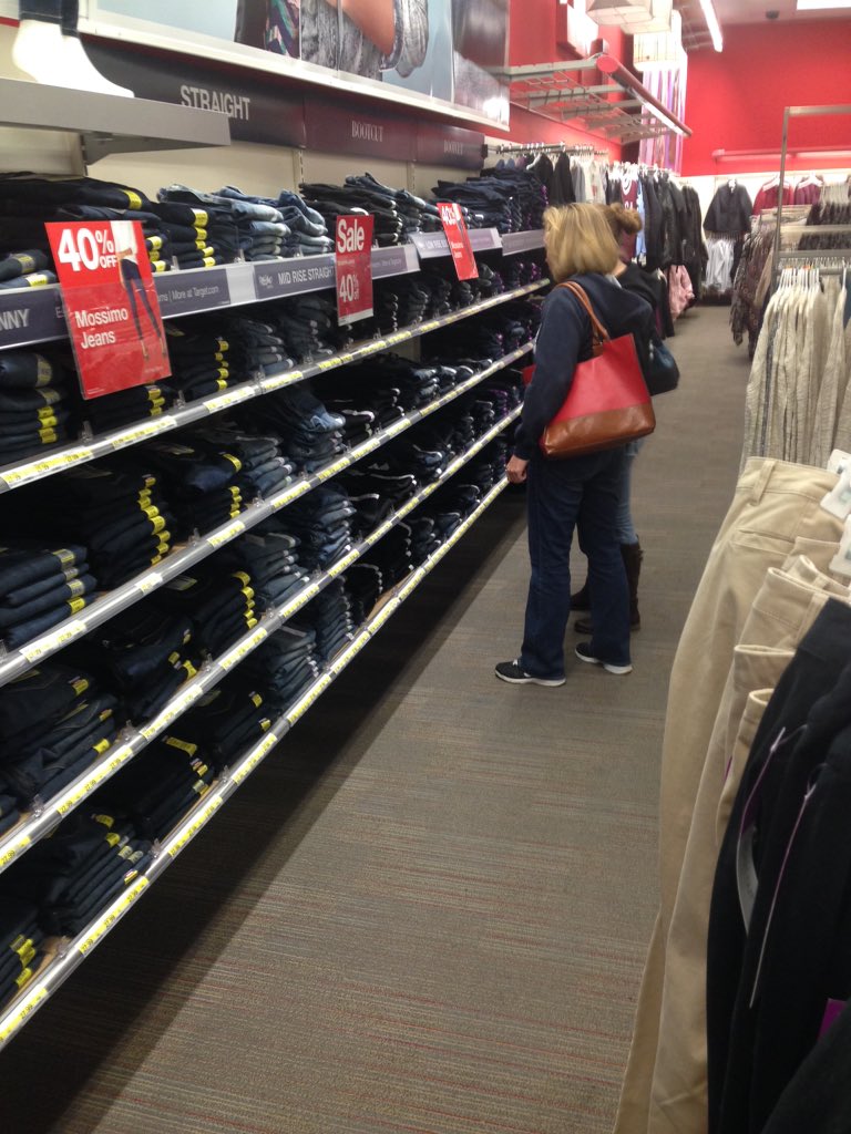 Stephanie the "Jean Queen" strikes again!!
#Fillingthefloor