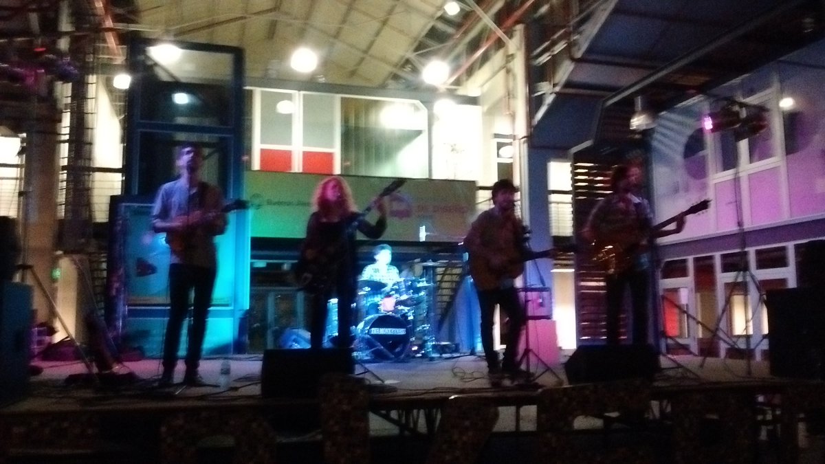 Alitavivas's tweet photo. Cerrando la #GEWArg a puro rock con The Monkeyness, @gugamayer @eavogadro @p_gigli https://t.co/V2IJZdtdKW