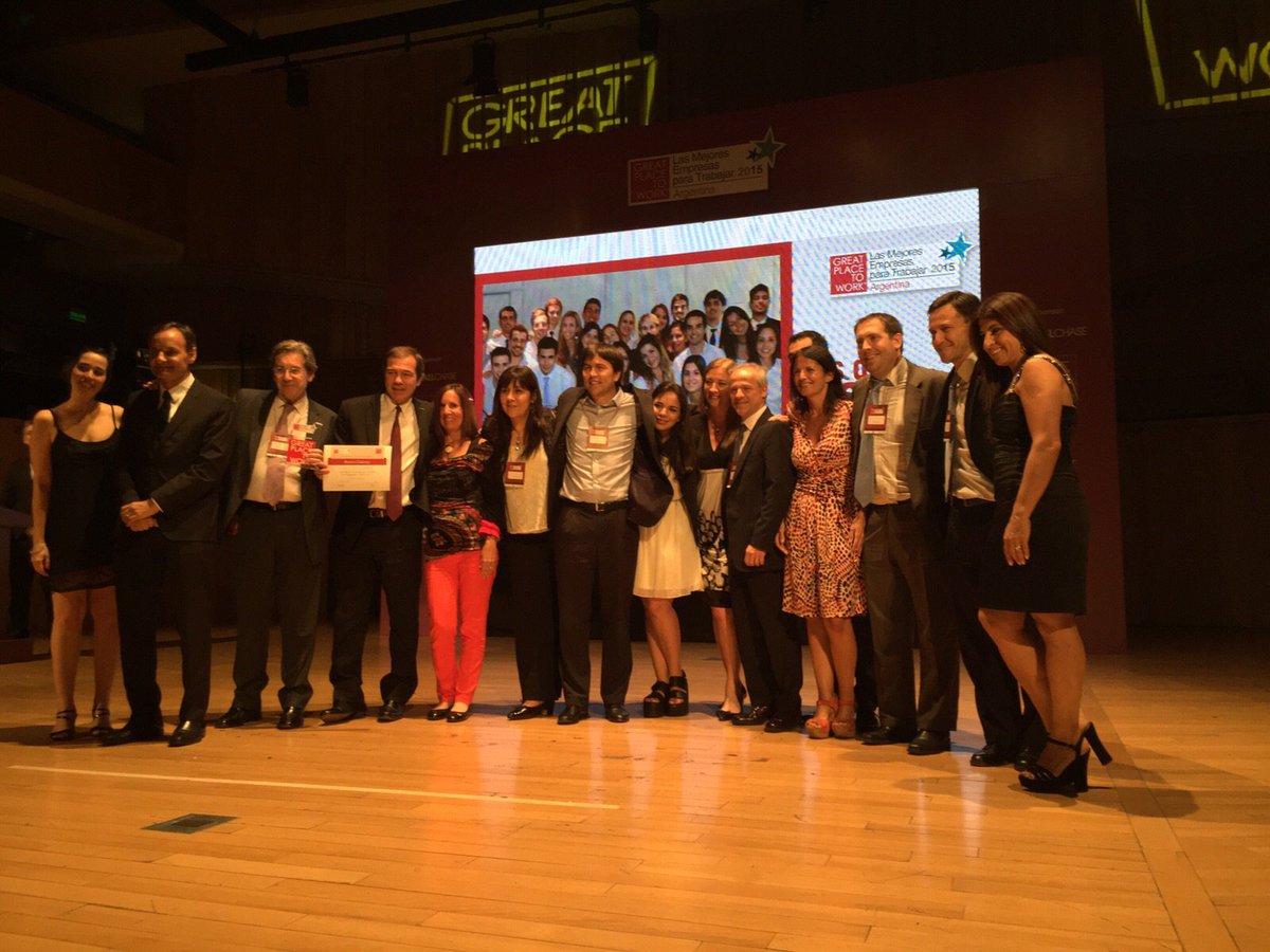 BancoGalicia's tweet photo. Muy orgullosos de ocupar el cuarto puesto en #LasMejoresAR2015 de @GPTW_Argentina https://t.co/h0r3zUbG51