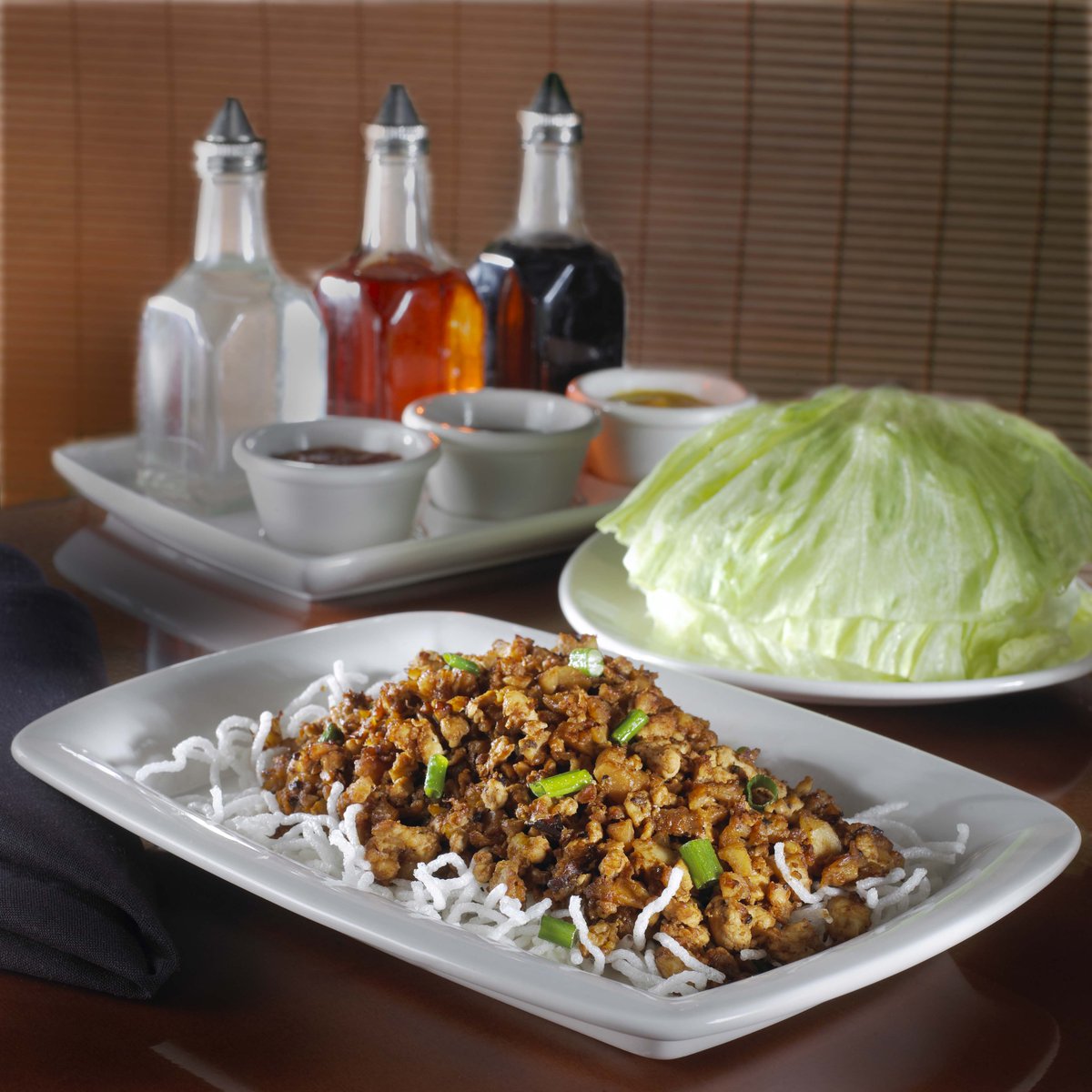 AnticsOfTwo's tweet photo. Hell yeah, #PFChangs for dinner tonight. Lettuce wraps here I come. https://t.co/NQGwo9joHQ