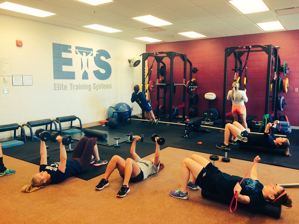 JeffWatson87's tweet photo. "Are you here for something to do, or are you here to DO something" #getbettereveryday #goRidgebacks #goodreps https://t.co/X89Y9L3A4c