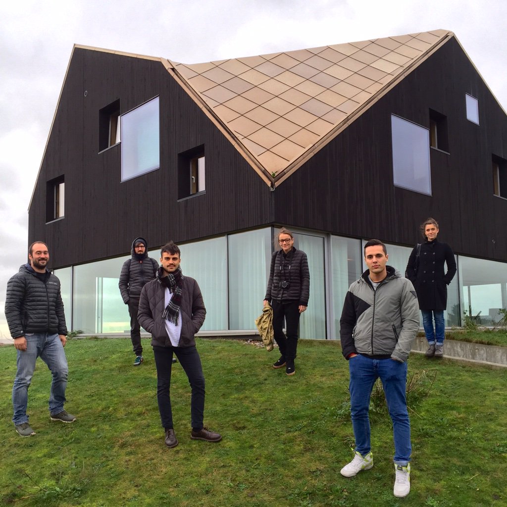 lucaballarini's tweet photo. The creative team of @Bellissimo1998 enjoying their stay at The Dune House, Suffolk #scenarioplanning #teamchilling https://t.co/5cotQpFPRw
