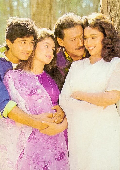 From #PremDeewane ... Beautiful @MadhuriDixit with @bindasbhidu, Vivek Mushran and Pooja Bhatt.