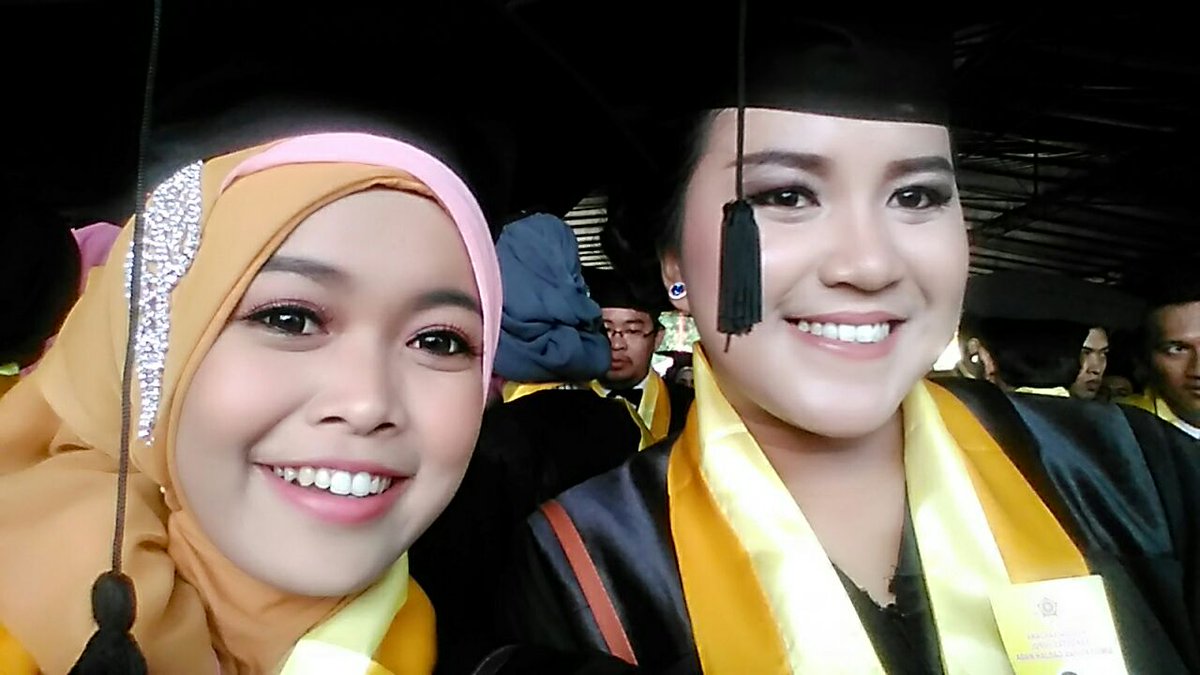laskarinklusi's tweet photo. Segenap Laskar Inklusi mengucapkan Selamat berwisuda &amp; berikrar Panca Prasetia. cc: @twitUGM #LaskarInklusiWisuda https://t.co/HlJ7WiEmtp