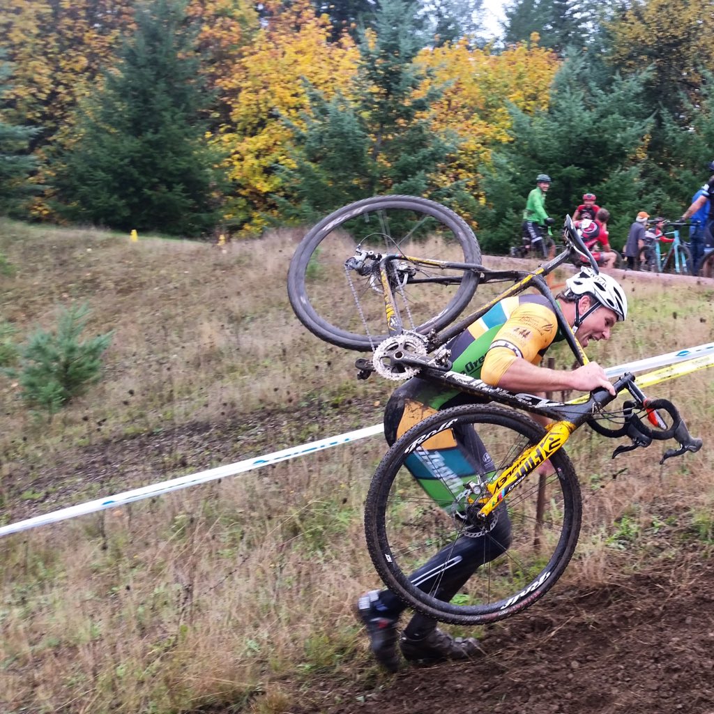 teamoregon's tweet photo. There's only one way to tackle a run up, and that's at 100% ! https://t.co/SxlbwS00Ld