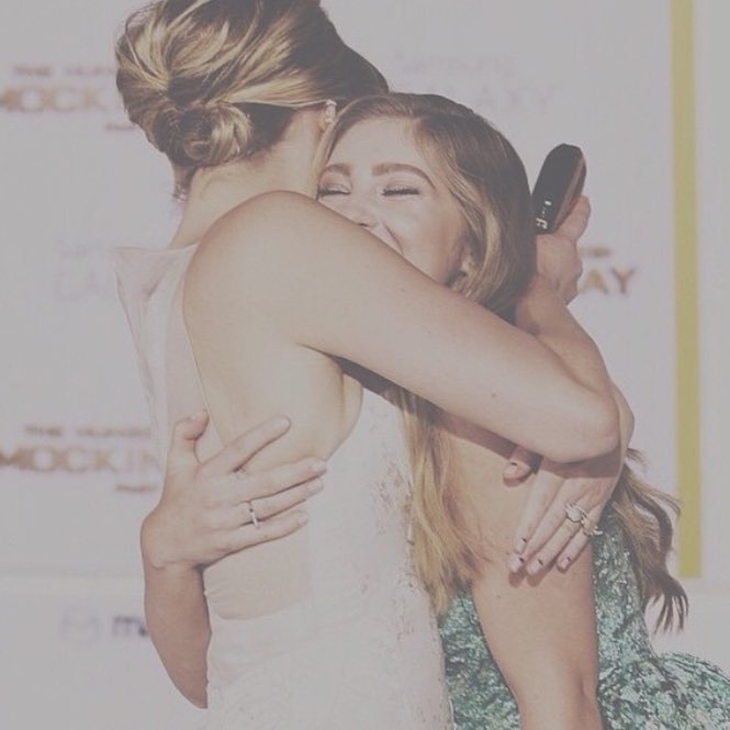 floraIaam's tweet photo. Together till the end. @WillowShields https://t.co/u20yE6fqvW
