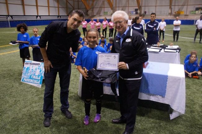 CaroMiro's tweet photo. Une Mascouchoise de 10 ans/ championne provinciale des Jeux techniques de @SoccerQuebec. https://t.co/wN9lIIAsUW https://t.co/7MqjU43FMq