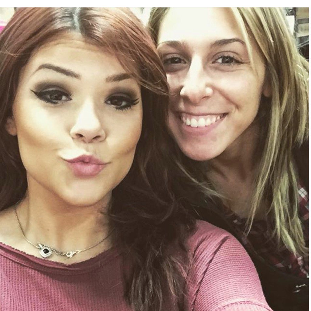 SALONHEADRUSH's tweet photo. We can't get enough of these #Assistants and they give amazing #HeadMassages! #Favorite part of coming to #HeadRush! https://t.co/9gKZ4eCndA
