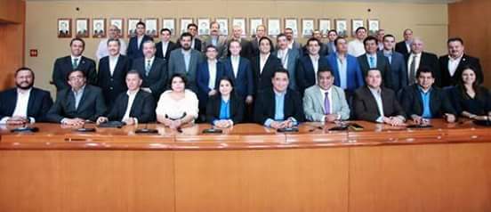 j_jesus_fuentes's tweet photo. Hoy estuve en reunión con nuestro Presidente Nacional @RicardoAnayaC  y los presidentes estatales d @AccionNacional https://t.co/FHHR4TDEMJ