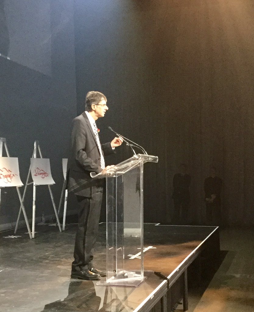 Gaétan Morin, PDG du <a href="/FondsFTQ/">Fonds de solidarité FTQ</a>, reçoit le prix #gestionnaire du #GPPESG2015, félicitations!