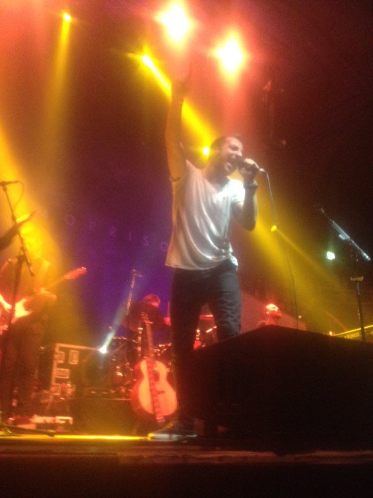 jaybowselector's tweet photo. @JamesMorrisonOK up close and personal with the man himself!! Not only does he make good music he can also sing live https://t.co/sb63c9bYyo