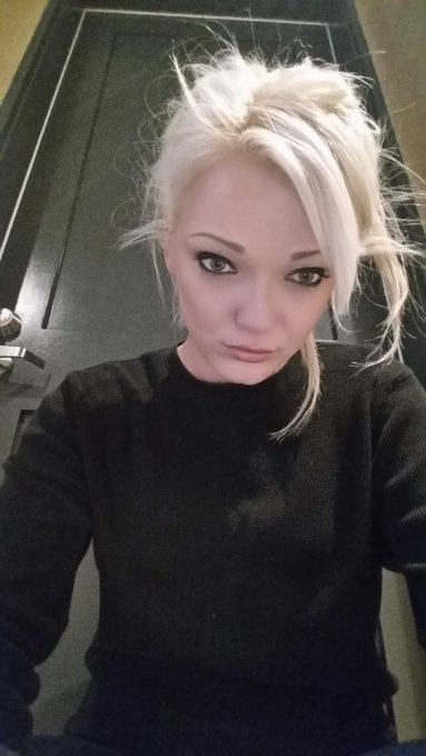 I'm starting to get sick :( but I knew you guys would love my hair haha https://t.co/lgsu5VxjRr<a href="/tag/schoolgirl"class="tags"><span>#schoolgirl</span></a>