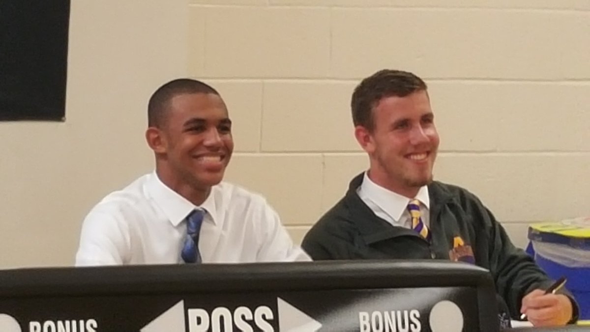 DaVonn Griffin has signed with JMU and David Hutchison has signed with UAlbany. We are all very proud of you both!