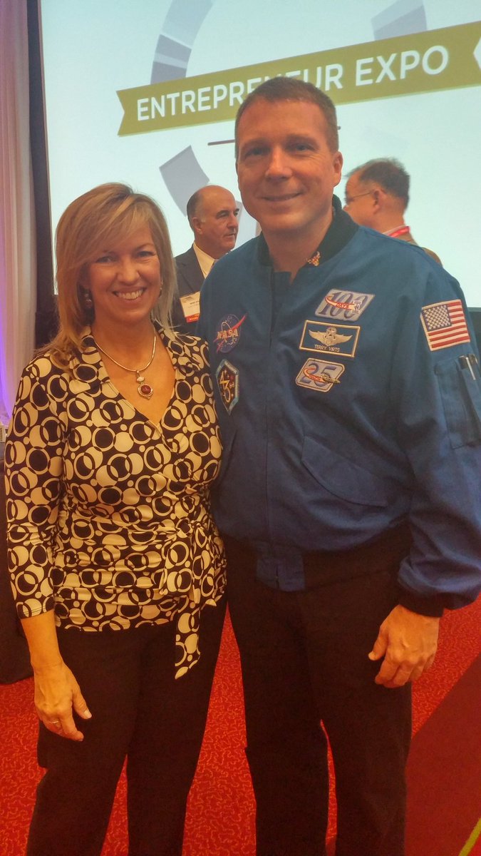 KimMoZingo's tweet photo. At @MDTEDCO #E2E15 Hanging out with @AstroTerry who kicked off an awesome day! https://t.co/qCAdzcUJBx