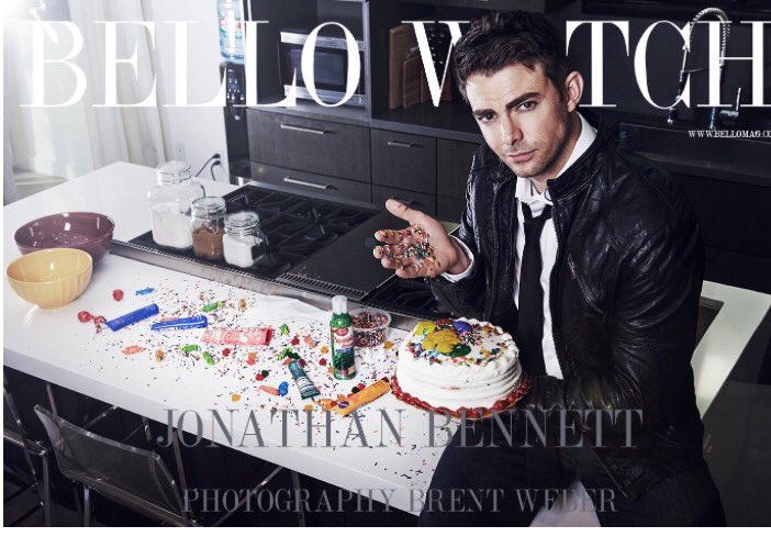 BELLOmag's tweet photo. He gets recognized as #AaronSamuels "every single day" but there's more to @j_benntt than you know #JonathanBennett https://t.co/vPFKz94lBL