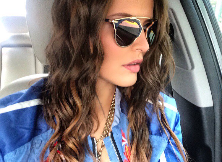 VZCR's tweet photo. Martes de gafas @Dior ! No importa el tráfico siempre con estilo @rapsodiaoficial @rapsodia_mex https://t.co/fyFbvzHDKl