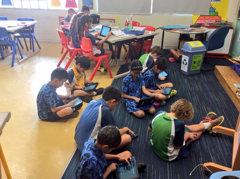 stephen_labelle's tweet photo. Kids working on their first major Daily 5 reflection great discussion valuing independence! #learnlikeapirate https://t.co/2MM9MmdGLX