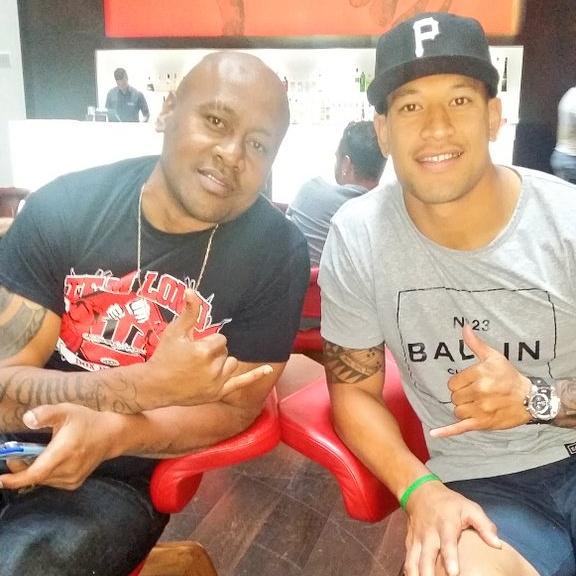 IzzyFolau's tweet photo. Rest in peace to my brother Jonah Lomu. Going to miss you bro🙏 https://t.co/4owFc614FH