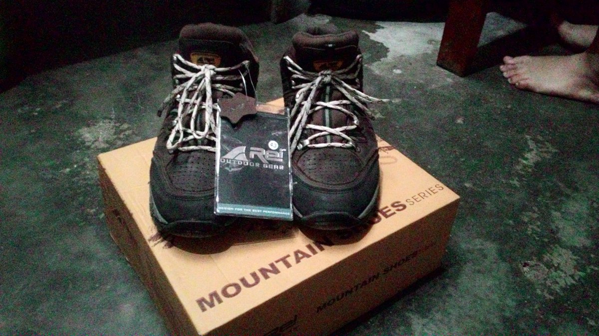 ghozaliusman's tweet photo. Jual separu Rei size 43,kondisi 95% masih oke dan 300k,minat hubungi 089687318991 @Adventures14 @Warkop_Pendaki https://t.co/dpixlGk8Wc