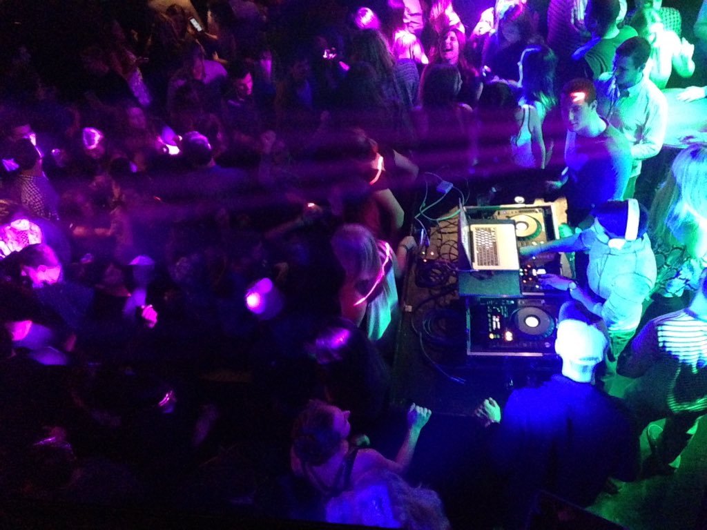 kilroysrecess's tweet photo. If you're not raging with @freddie_van  right now, did you even go out? #welcometofreddieshouse https://t.co/V3YVUE8bP7