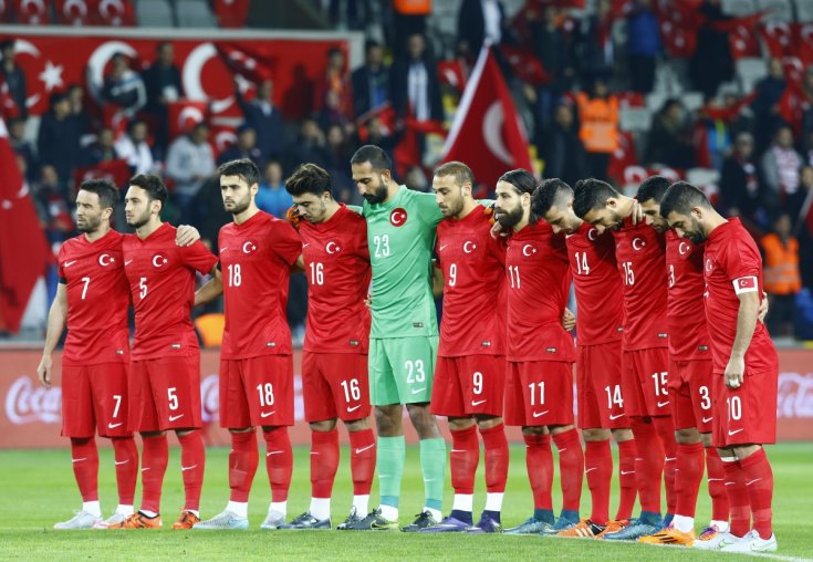 Turkey boos minute of silence for France, chant Allahu Akbar 