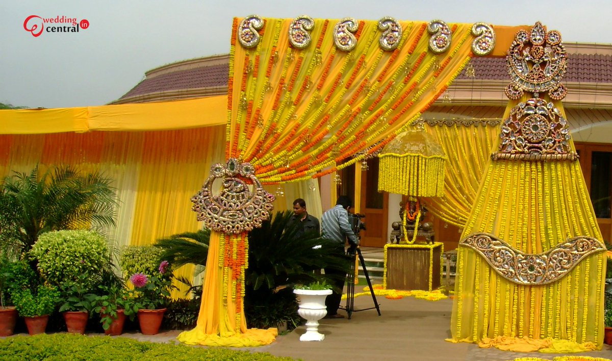 weddingcentral_'s tweet photo. Happy sensation of yellow is perfect tone for all times
https://t.co/yGuNM4v97l #weddingtheme #yellow #indianwedding https://t.co/jJCwBkCEji