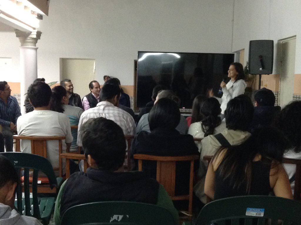 DialogosDgo's tweet photo. Como estudiantes los jóvenes necesitamos mayor impulso para apoyos y fomentar a la educación #DiálogosPRI https://t.co/QTtBl3FrYL