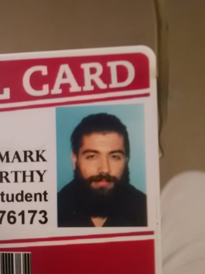 MrakyMrak18's tweet photo. Fun fact: I look like a sex offender in my new ID photo #ISuckAtTakingPictures #NotASexOffender #ISwear https://t.co/7QfFBQMWVD
