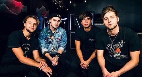 TheIrwin5SOS's tweet photo. RT IF YOU'RE PART OF THE 5SOSFAM #MTVStars 5 Seconds of Summer https://t.co/znCDBaZ4gC